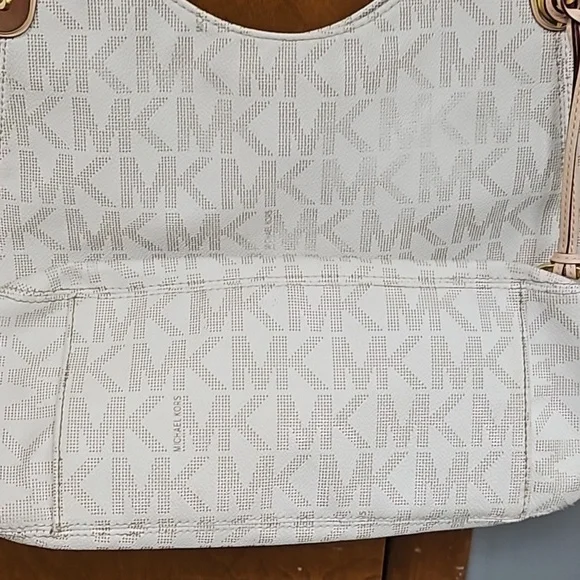 Michael Kors Pursue - Picture 8 of 11